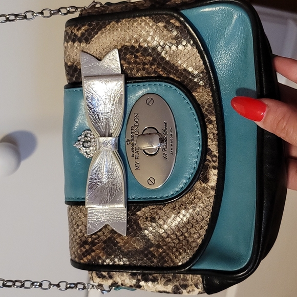 Brighton My Flat in London Purse - Picture 2 of 11